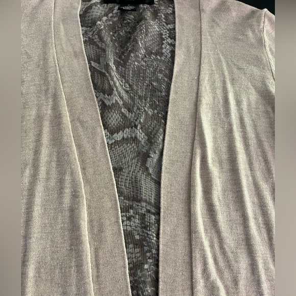 89th & Madison Cardigan natural color with snake print back Size Small - Picture 6 of 13